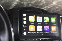 使用Alpine的新型巨型F309 CarPlay接收器