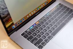 苹果公司是否在2018年的MacBook Pro上安静地修复了Flexgate？