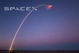 SpaceX在断电后向空间站发射电源