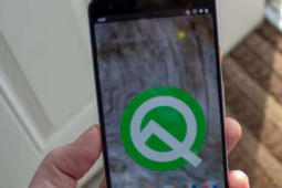 您可以在Android Q Beta 4中滑动以两种方式关闭通知