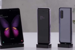 Galaxy Fold 及其折痕出现在动手视频中